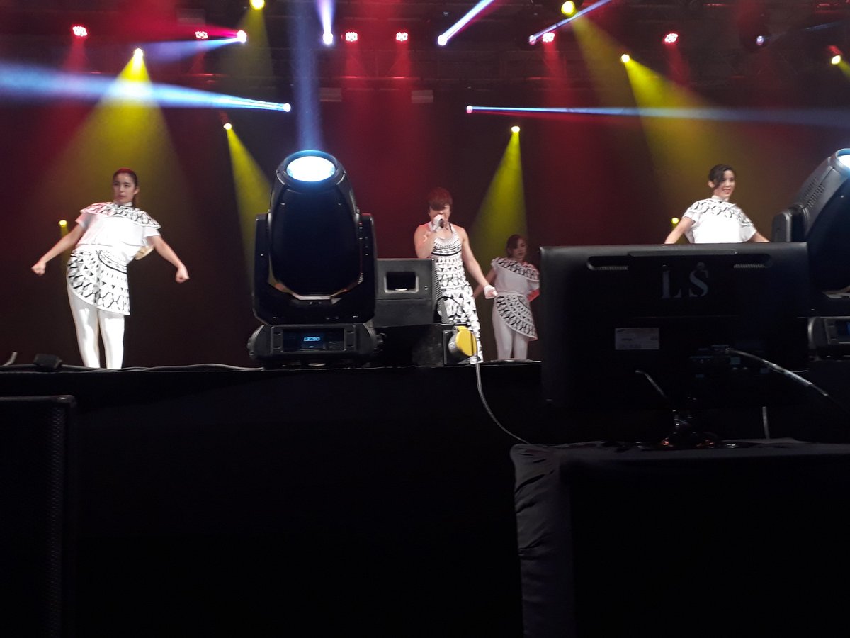 animefriends's tweet photo. Não estamos sabendo lidar com esse show 😍 #AF17EUVOU #VEMPROAF #TMRevolution https://t.co/oxAicU64O2