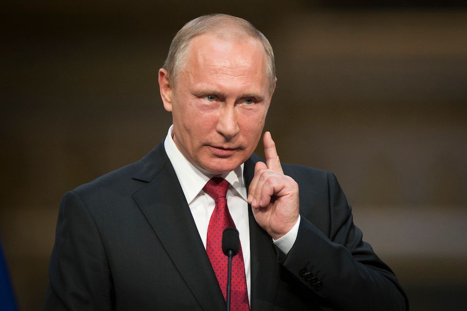AmerJournalNews's tweet photo. Russian media openly mocks Trump as lesser man than Putin

https://t.co/syITou28Wl
By @EricBoehlert https://t.co/naNrlUuXyG