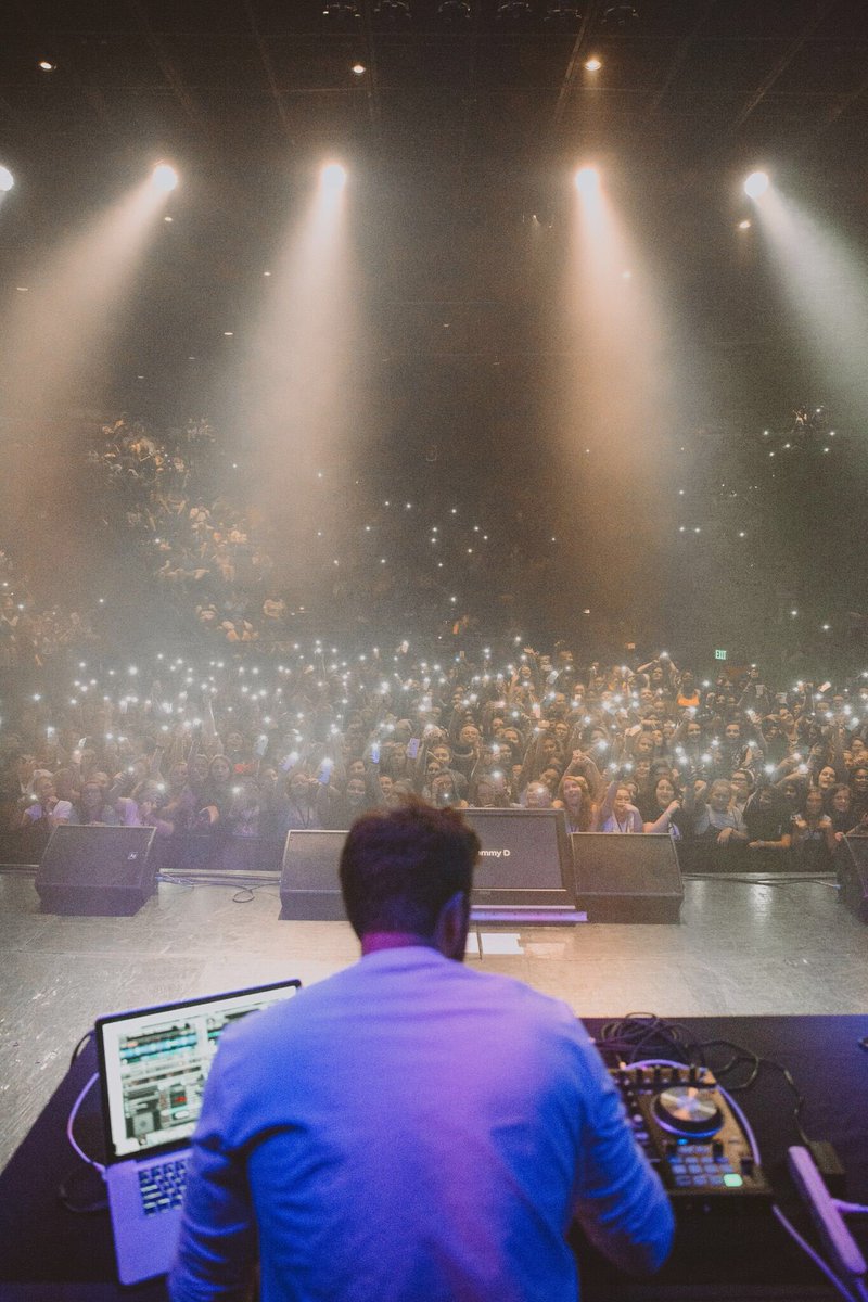 dommdeangelis's tweet photo. Well I agree... #knjgobackontour 🔥 https://t.co/NwB4ptoLf6
