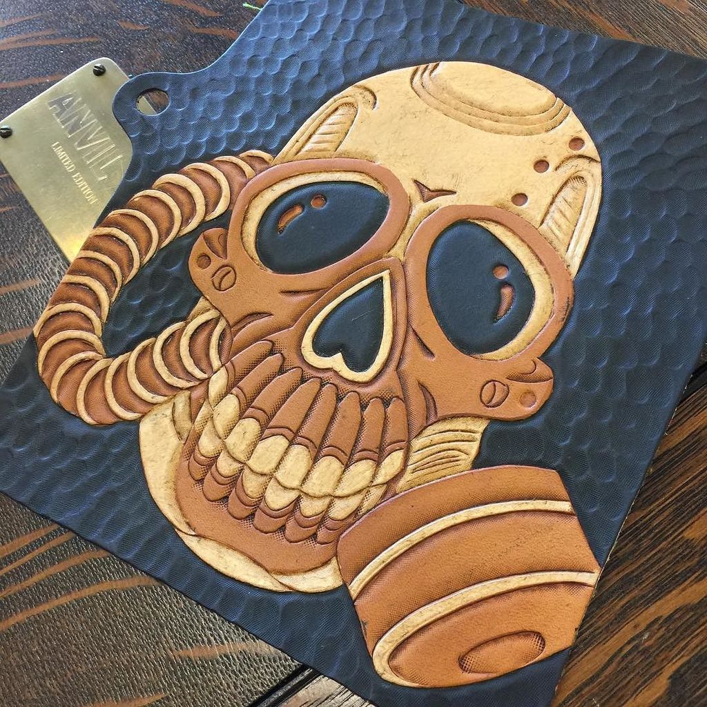 AnvilCustoms's tweet photo. I gave Terry some color today. He turned stark-white once the #zombies got ahold of him.... #apocalypse #survivor #gasmaskskull #chainwall… https://t.co/ci0lGiKrhQ