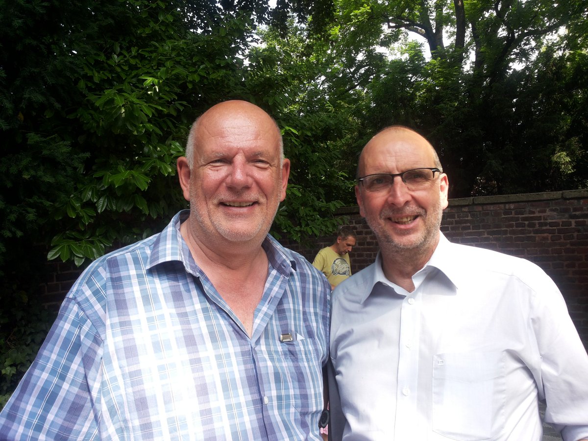 ThomasNueckel's tweet photo. Was für vielfältiges WE: #skillcamp mit Min. Prof. Pinkwart, Sommerevent @DJV_NRW mit F. Stach, Sommerfest @FDP_Bochum, &amp; Finale #BOtotal https://t.co/07UJMV4OuM