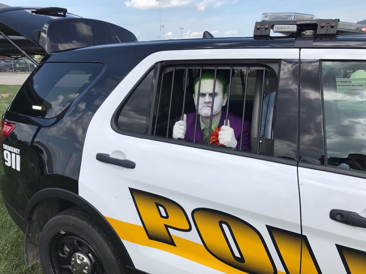 CityOfAnkeny's tweet photo. The Joker showed up at #AnkenySummerFest today! Luckily #Ankeny Police Department's Detective Wilson caught up with him! #sfheroesunite https://t.co/aUTN5ocYec