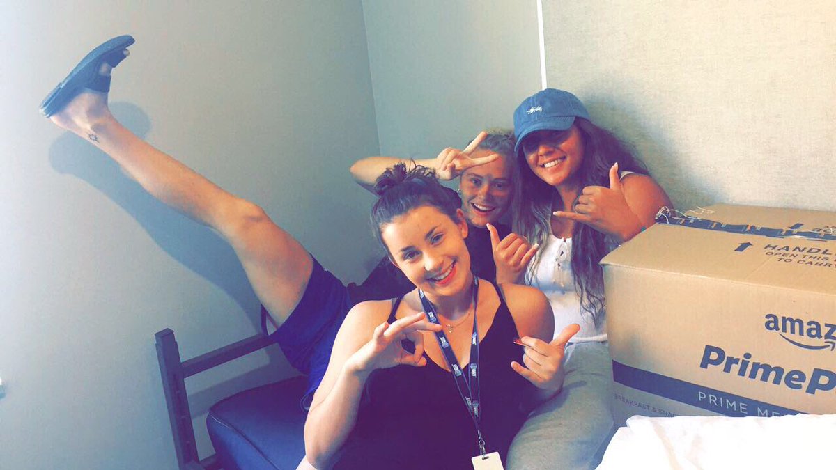 SanJoseStateWBB's tweet photo. Move in day! #weRsparta https://t.co/BcekhwDriZ