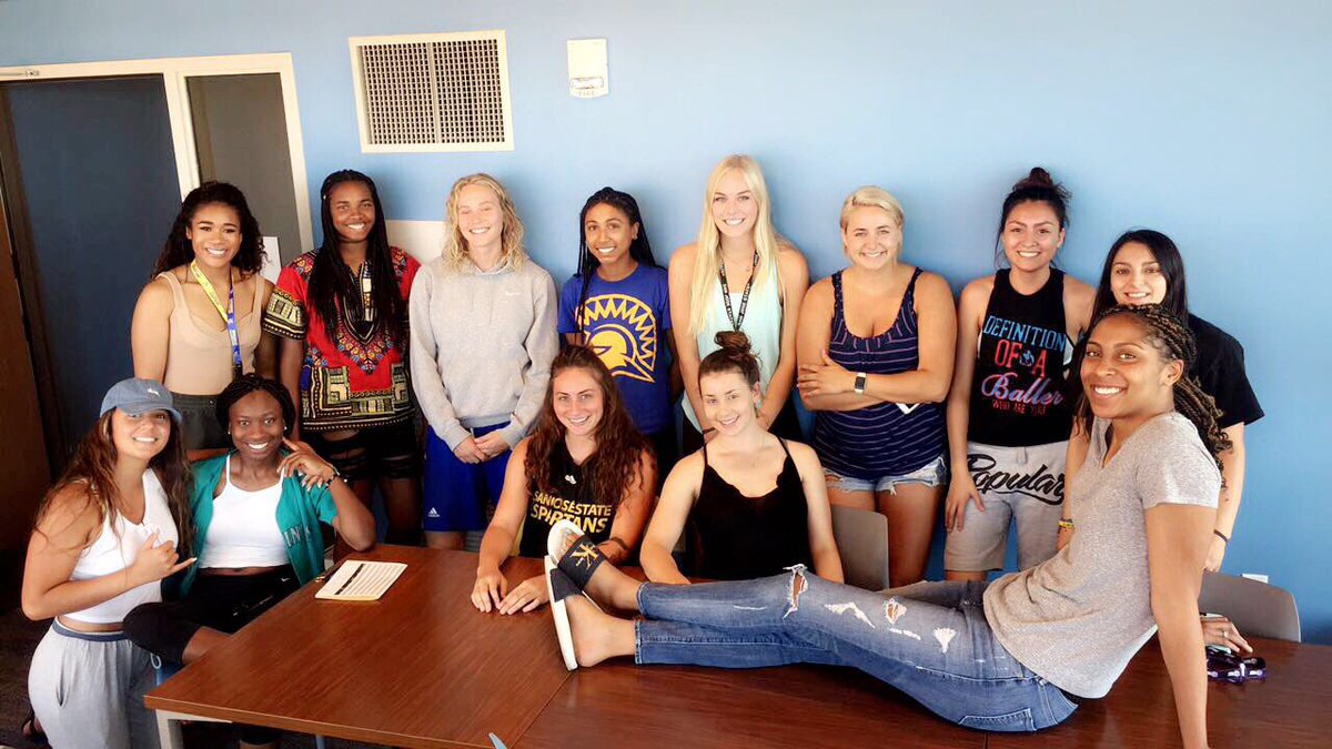 SanJoseStateWBB's tweet photo. Move in day! #weRsparta https://t.co/BcekhwDriZ