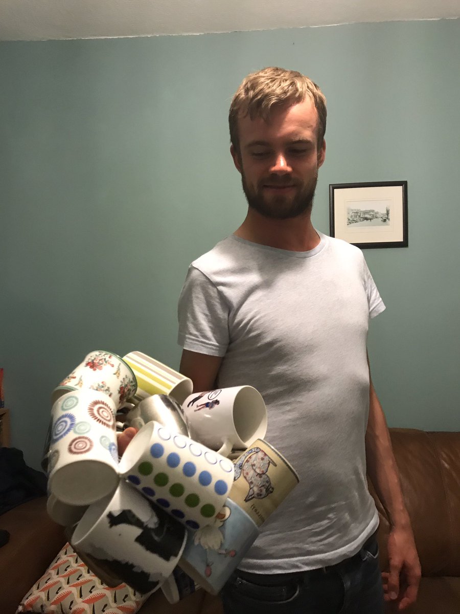 alirob1993's tweet photo. @GWR what's the record for mugs in one hand? Website unclear (google says 16)... here's me with 17, video proof available 😎 https://t.co/KiF4rcGNpx