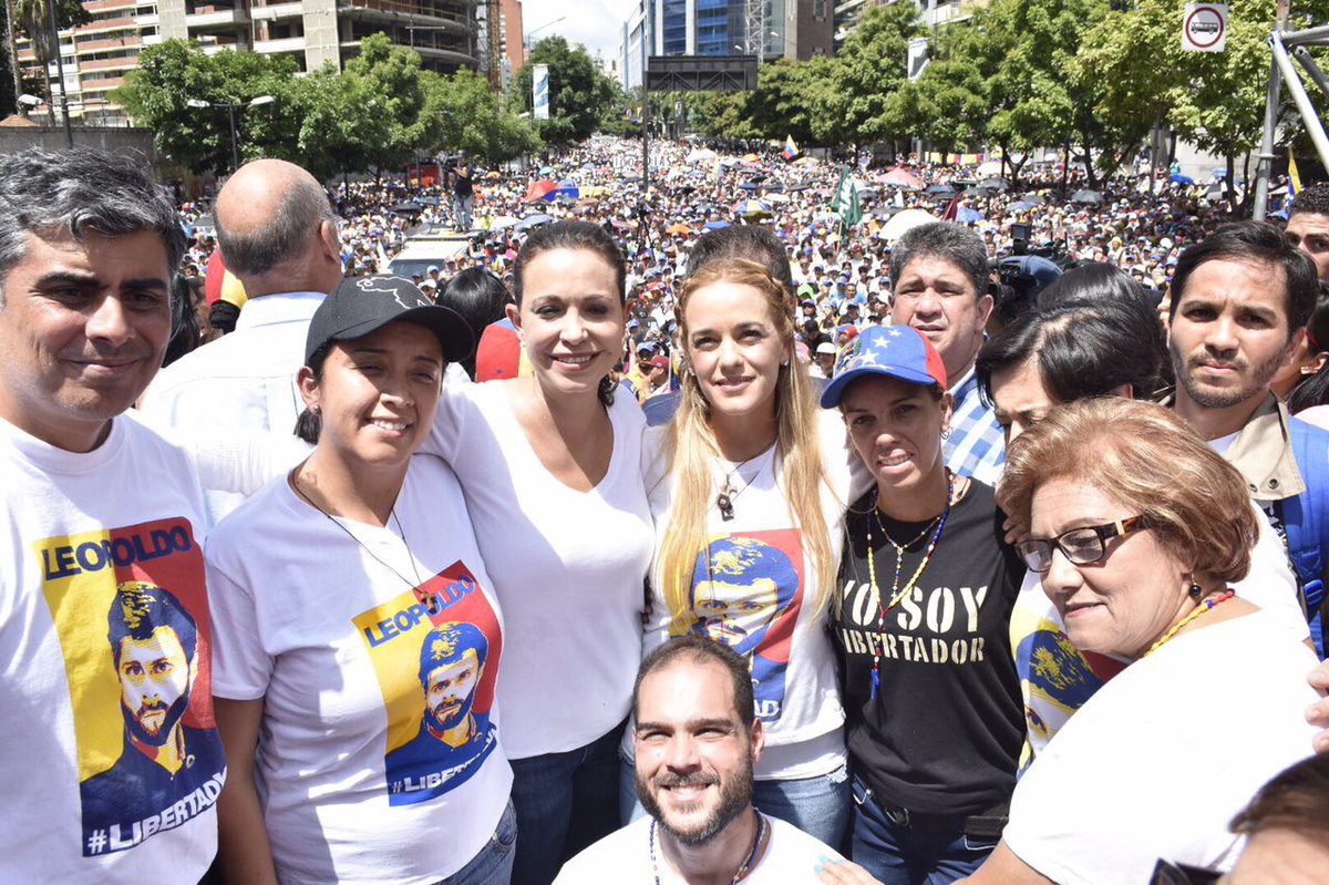liliantintori tweet picture