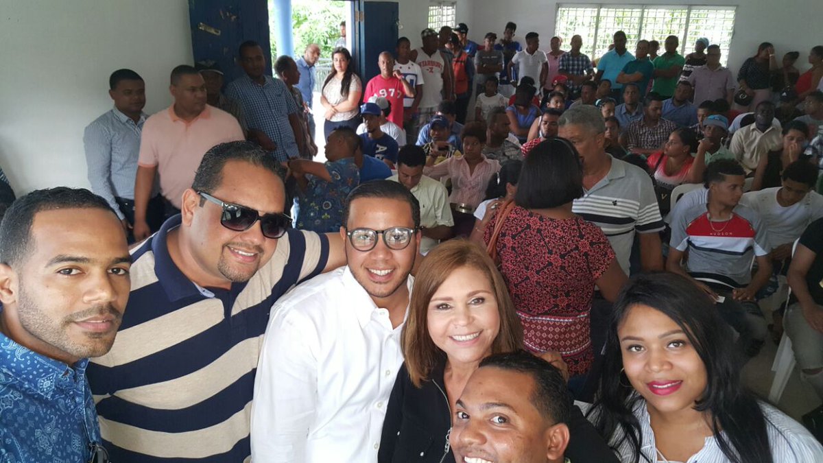 JuanErnestoJRD's tweet photo. Gracias a los dirigentes de @miprd en Puerto Plata por su apoyo y ratificar su compromiso con @MiguelVargasM. #Jrd  #MV2020 #Peñavive https://t.co/WhPAI0TNo4