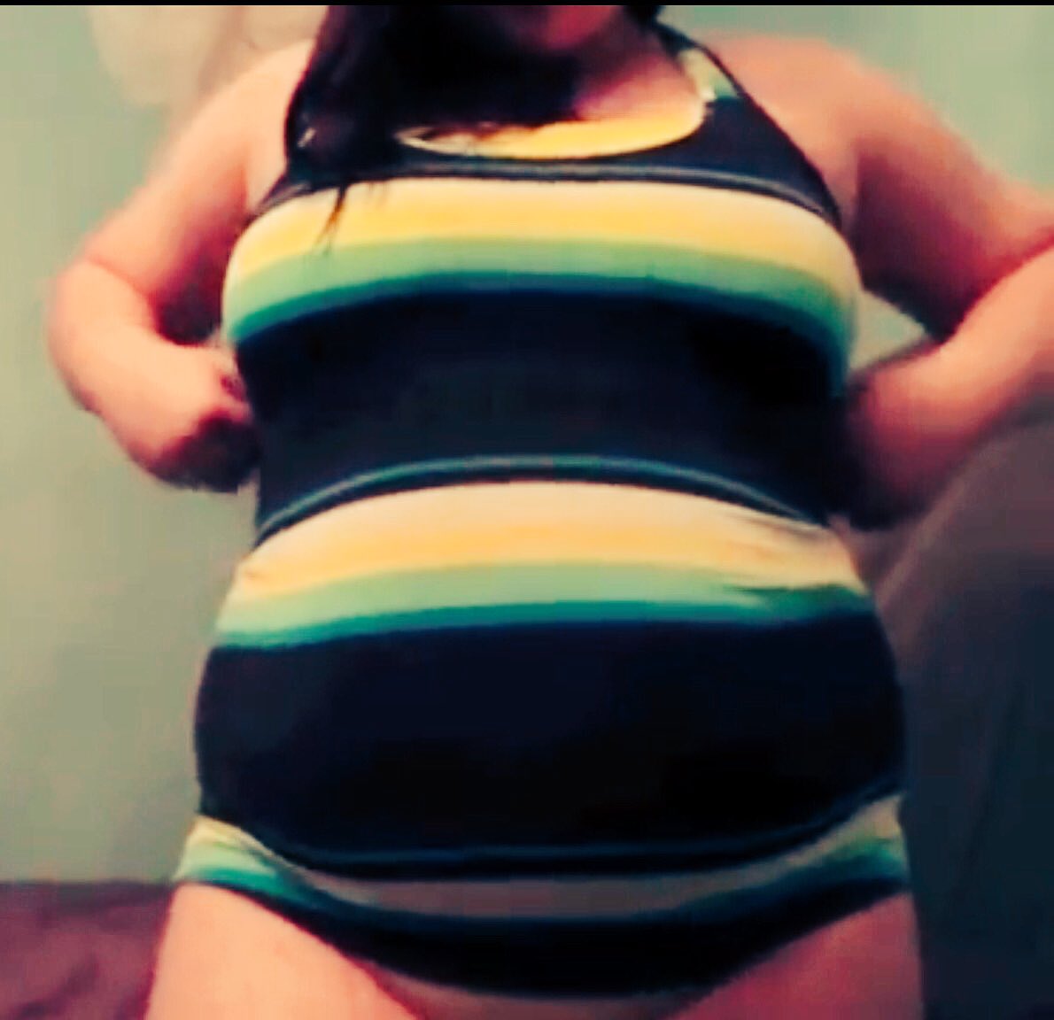 AverageTeen999's tweet photo. Omg this period has me #sooobloated https://t.co/X2iAWRAzE8