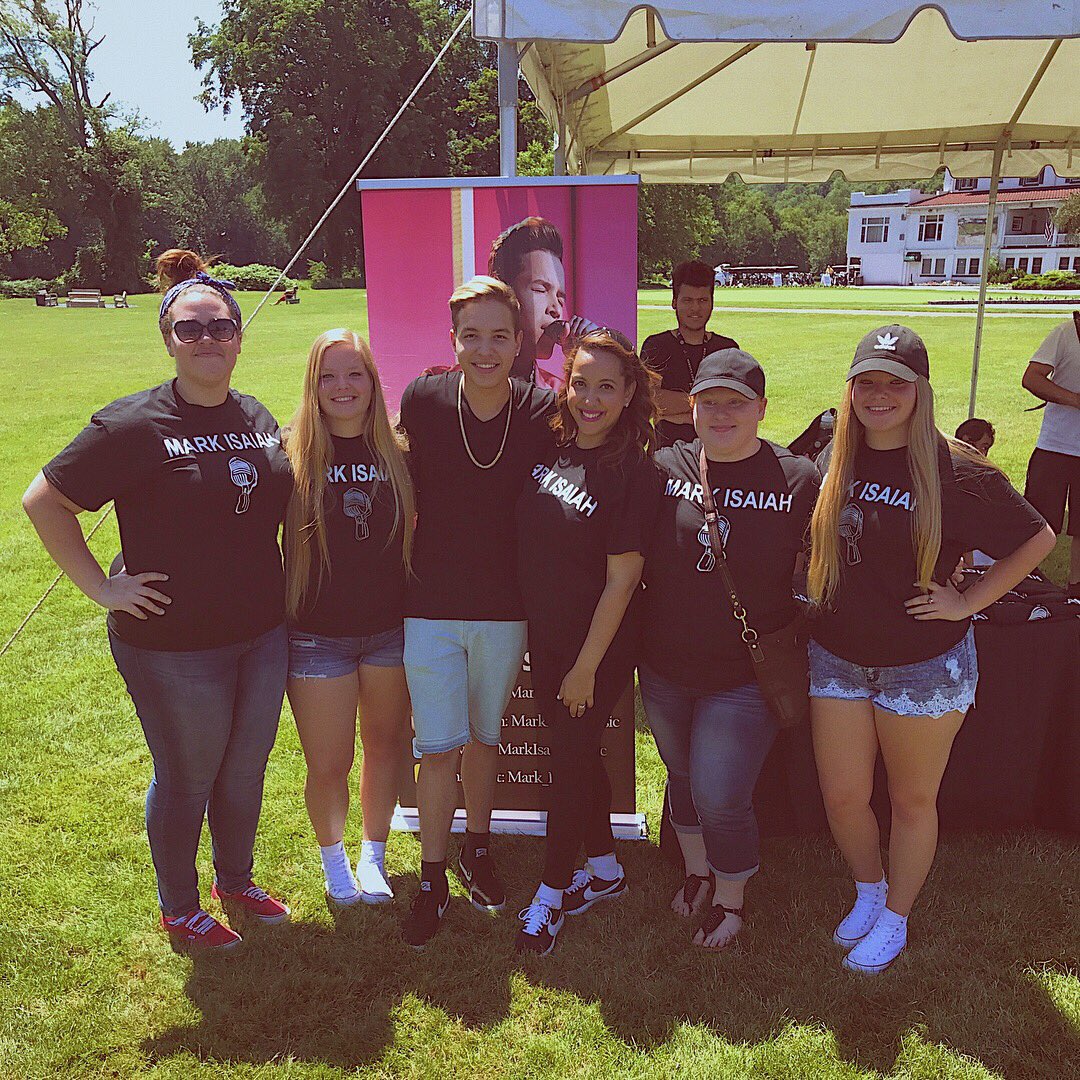 Markisaiahmusic's tweet photo. Love you guys so much!! The support is incredible!! ❤️ #teammate #markers #single2017 #riverfest2017 https://t.co/p5ZLtBOW6c