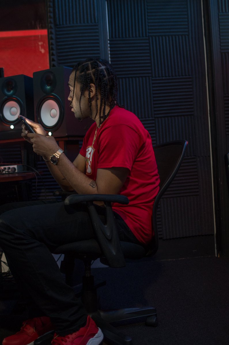 GrossGodStudios's tweet photo. @Deedotwill @caligbeats #grossgodstudios https://t.co/fiUl3OJOwa