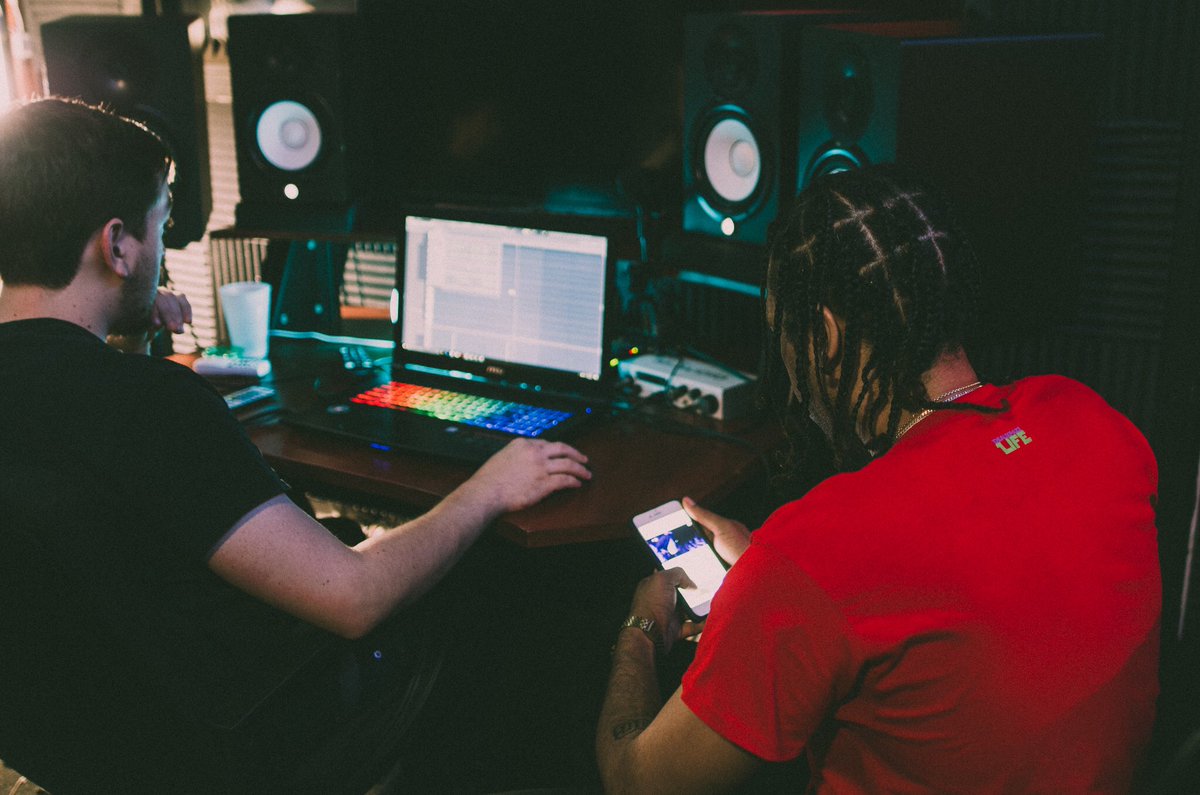 GrossGodStudios's tweet photo. @Deedotwill @caligbeats #grossgodstudios https://t.co/fiUl3OJOwa