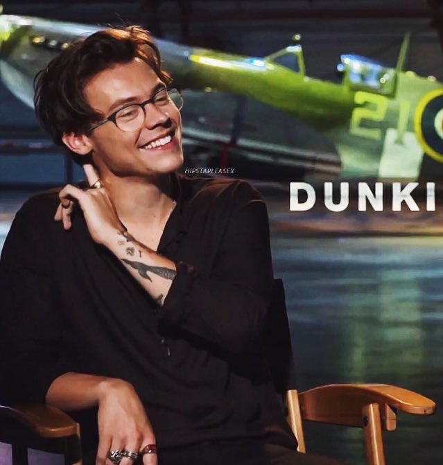 Hello, loves. I'm Augustus. A 25 year old with a passion for video games. Nerd. Book worm. Dominate. Non dating. RT/Fave please.