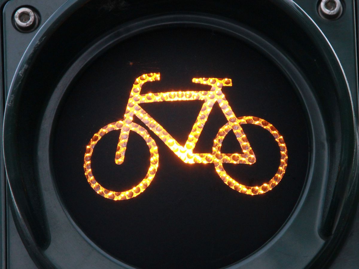 Adfc Hamburg در توییتر Nach Diesen Ampelsignalen Mussen Sich Radfahrende Richten So Funktioniert Indirektes Linksabbiegen Fahrradampel Https T Co Ecrxzsqipm Https T Co Jrmebww73p