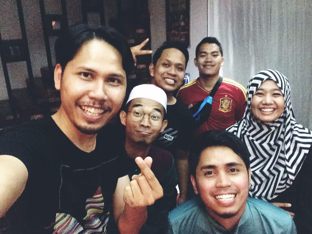 lightmotionpro8's tweet photo. Took so many DSLR quality candid pictures but for a group photo just a simple selfie will do. Thank you En Shah and @pixeledgepro 🙋 https://t.co/mGKf8BBiE3