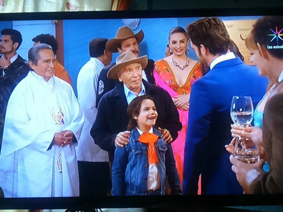 emilianosanches's tweet photo. Hermosa amiga @ANPNL05 en #FinalMiAdorableMaldicion millones de besos 😘 https://t.co/IVKv3pzDZt