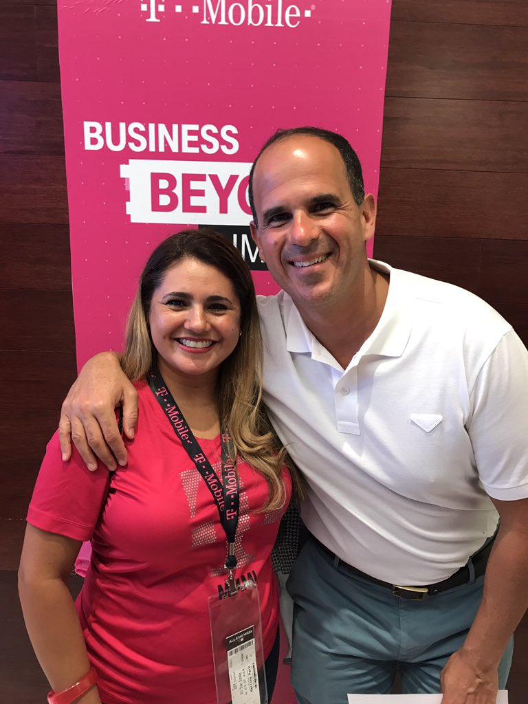 RRivera0822's tweet image. #asweek having fun in suite with Marcus Lemonis &amp;amp; @TMobileAtWork @bnash001 @JonFreier