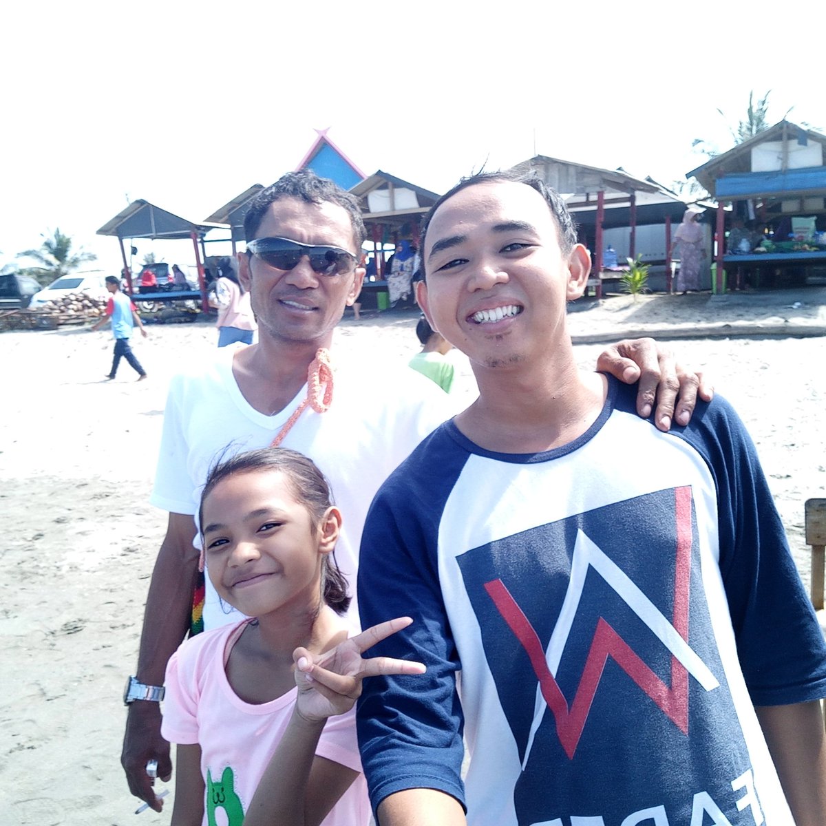 irwan1611's tweet photo. Weekend pantai harapan ammani pinrang https://t.co/VpAEZJ4lpO