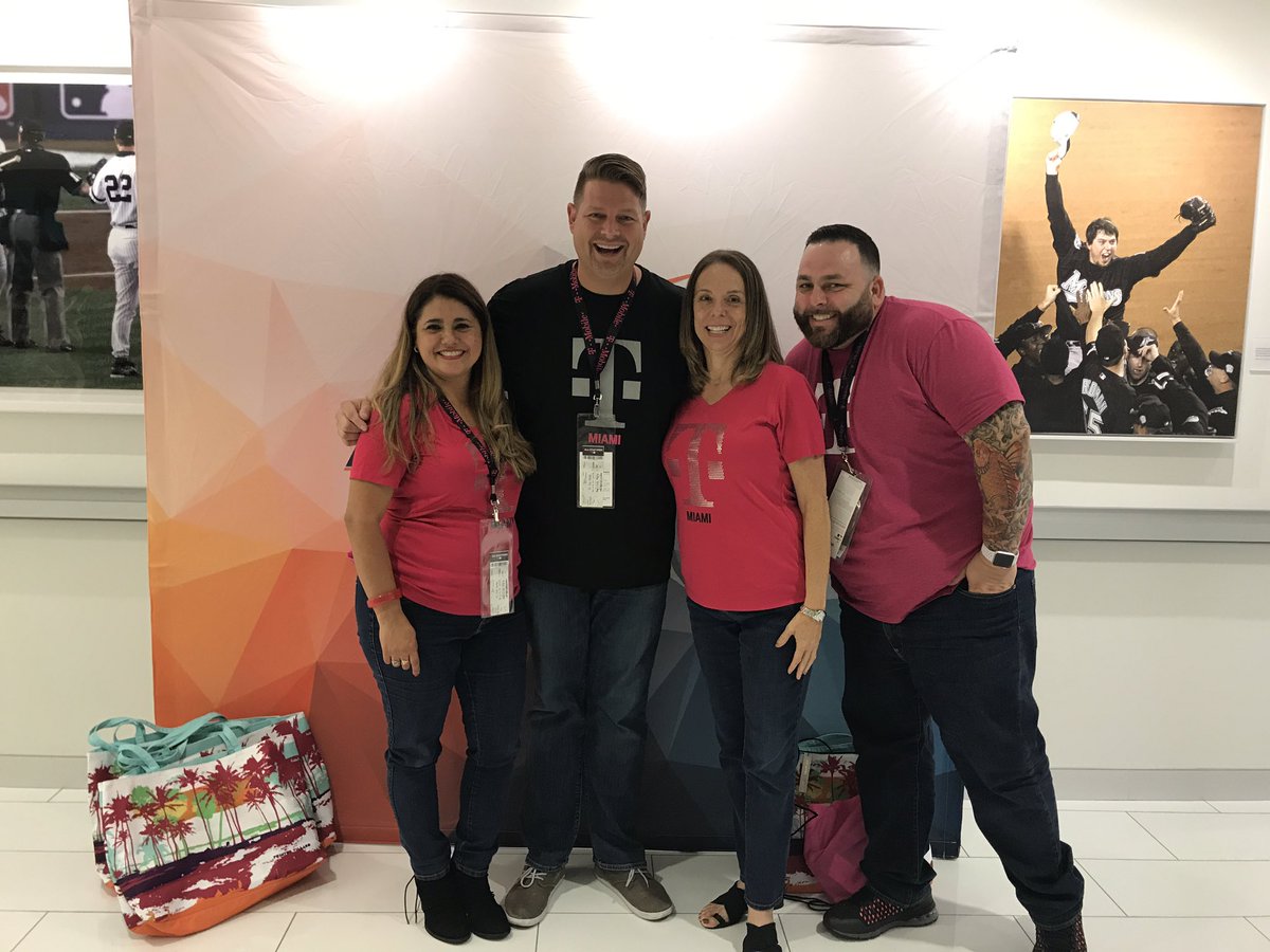 RRivera0822's tweet image. Enjoying All-Star Legends &amp;amp; Celebrity game with #asweek @TMobileAtWork @bnash001 @RJGomezIII @TonyCBerger joy