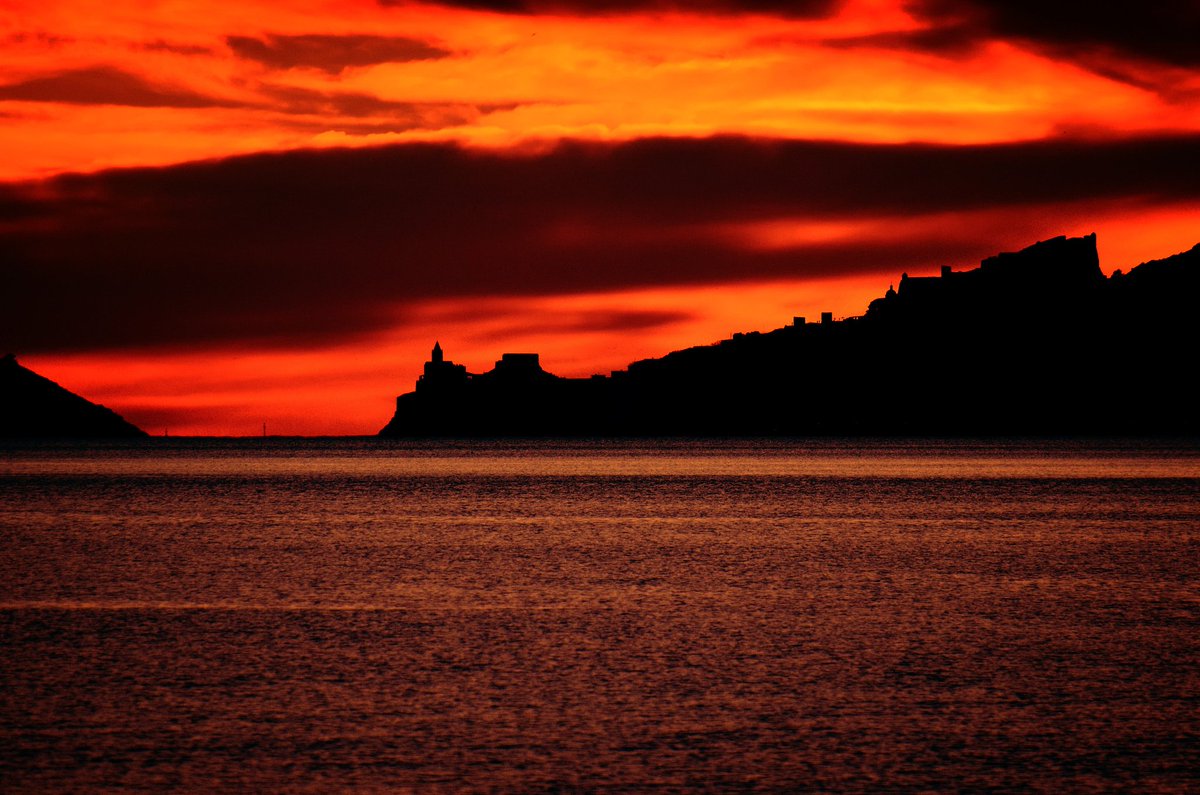 UchangeThat's tweet photo. Burning Sunset by Fabio Cappellini

https://t.co/YvrR2bwTY3 https://t.co/gOSGXyKykD