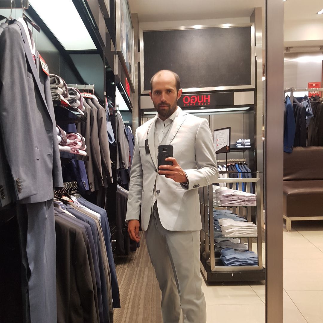 grinffonwheels's tweet photo. Hoy dejamos los bibs y jerseys por un rato.🤵🤳🕶 https://t.co/NXwlJVanrz
