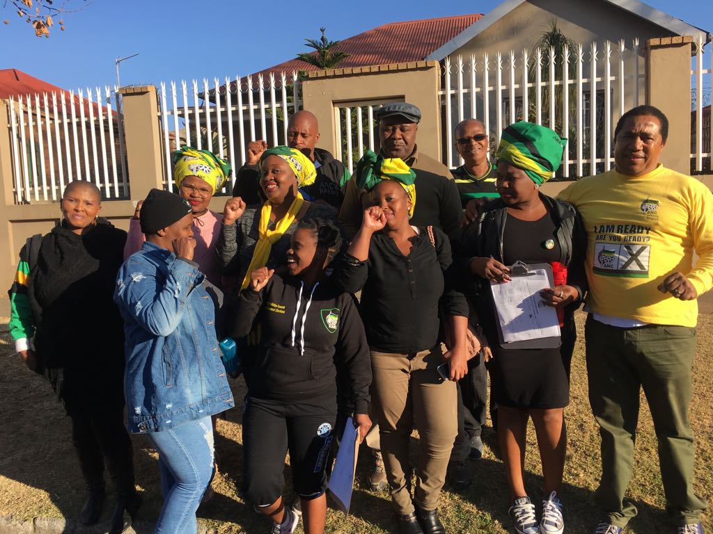 ANCJHB's tweet photo. Activists led by Cde @RubyMathang in ward 124 SouthernSurburbs @GautengANC @MYANC #Ward124ByElections https://t.co/7lhzXGFnmw
