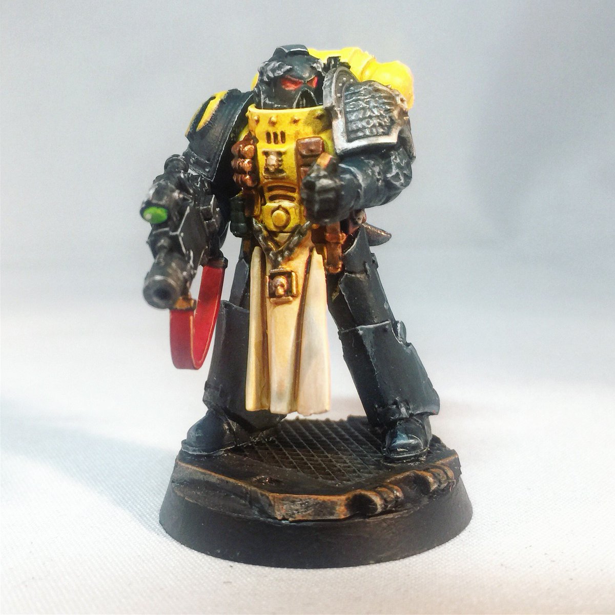 maxdrz's tweet photo. @LaurieGoulding here is my #ScythesOfTheEmperor marine for your comp, Brother Sgt. Maximos😬
More angles on my IG https://t.co/tmROpBiMtC https://t.co/AVYpU58PqX