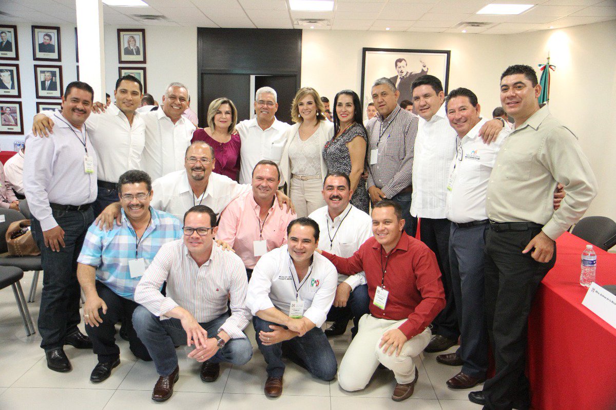 ponchorobles6's tweet photo. Con el liderazgo y el gran trabajo ya demostrado de @claudiapavlovic en la #ASPMP vamos a trabajar unidos para el beneficio de Sonora https://t.co/12ruoK3mmq