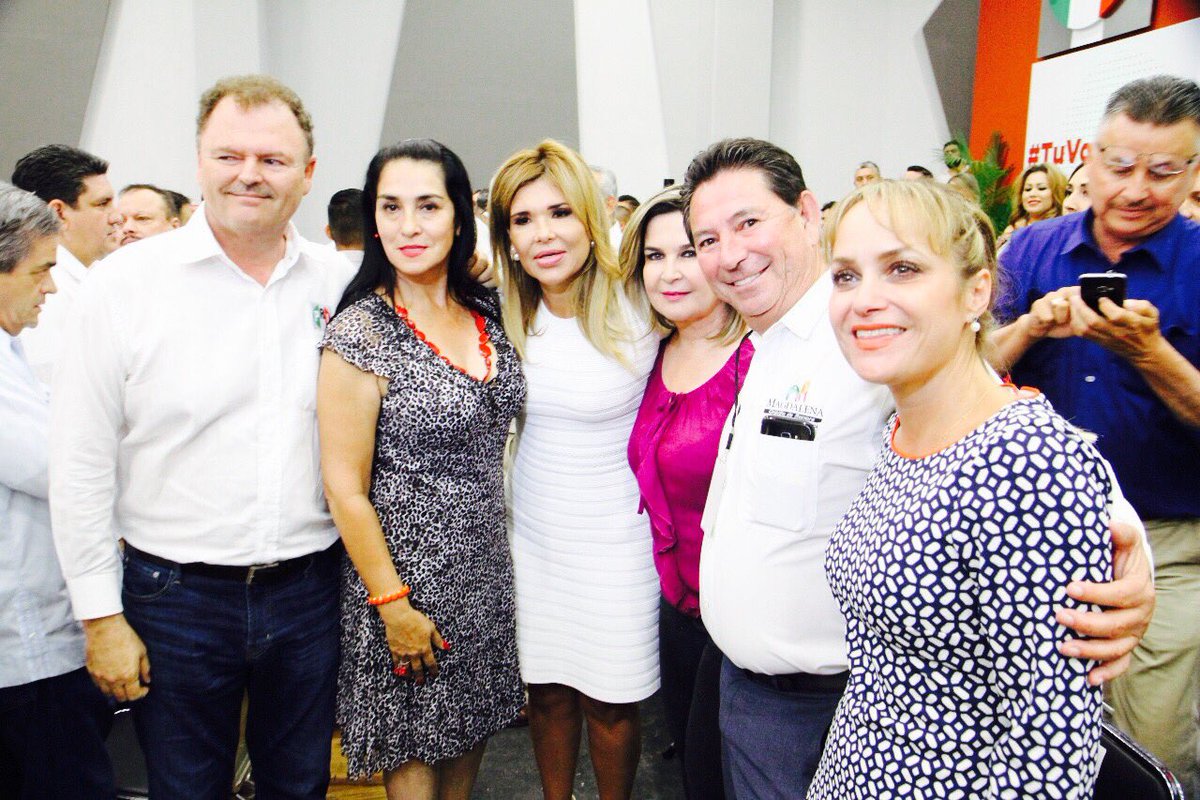 ponchorobles6's tweet photo. Con el liderazgo y el gran trabajo ya demostrado de @claudiapavlovic en la #ASPMP vamos a trabajar unidos para el beneficio de Sonora https://t.co/12ruoK3mmq
