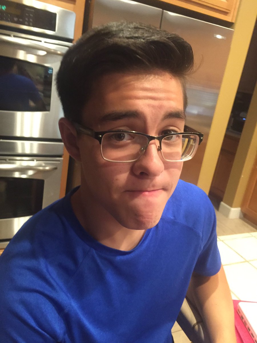 potentyan's tweet photo. I peed in a bottle and he drank it https://t.co/LFlCdFGlPc