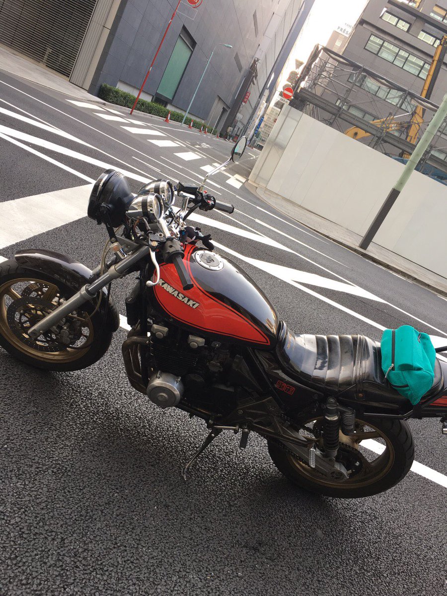 bike0213s's tweet photo. ゼファー売ります！
マフラーはワルツ機械です。
風貌だけ外します。
セルで掛からないため、押しがけでの始動になります。
一括30から条件によっては値下げも可能です。
詳しい事はDMでお願いします！
#ゼファー #xjr #バブ #cbx #cbr https://t.co/pCGaF0s1w8