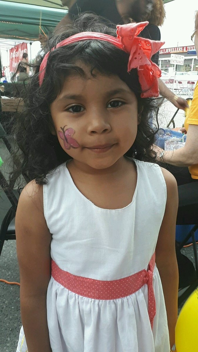 Alexand08390355's tweet photo. #TasteofLawrence #photocontest #funinthesun  My daughter and I had a great time! https://t.co/GcfATLworG