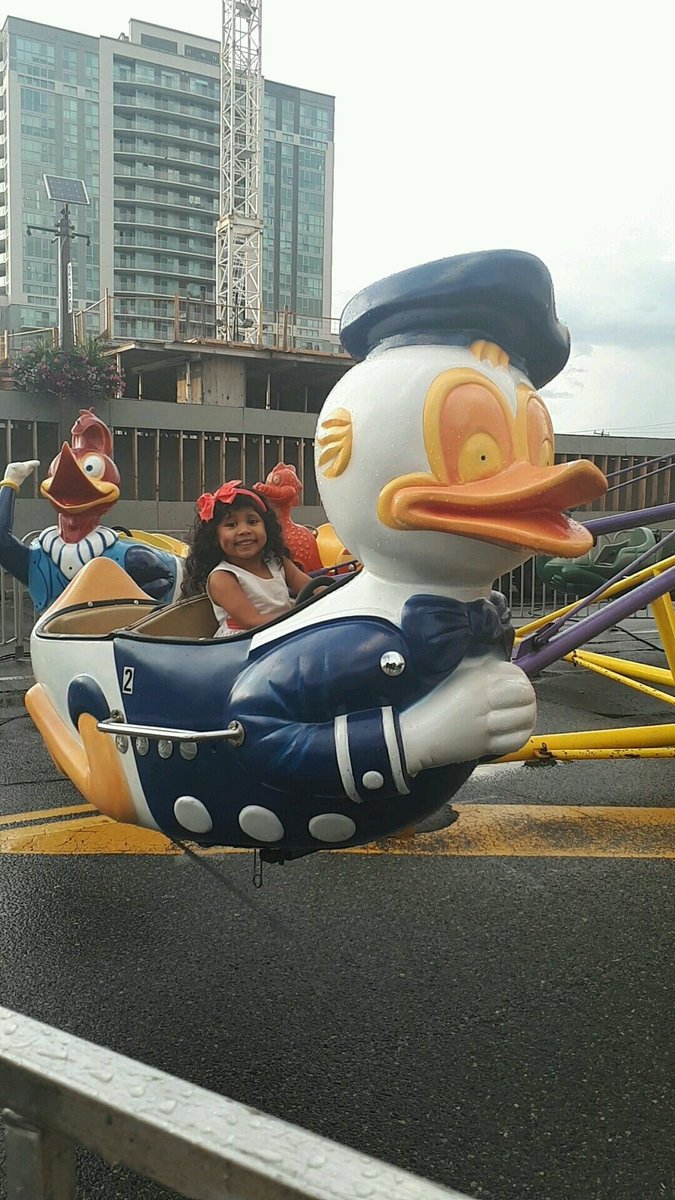 Alexand08390355's tweet photo. #TasteofLawrence #photocontest #funinthesun  My daughter and I had a great time! https://t.co/GcfATLworG