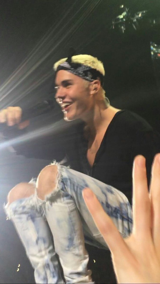 jbprojetobrasil's tweet photo. Não ignore deixe seu rt não vamos perde de novo 
#KCAMexico #JustinBieber https://t.co/QjVgnBi3mp