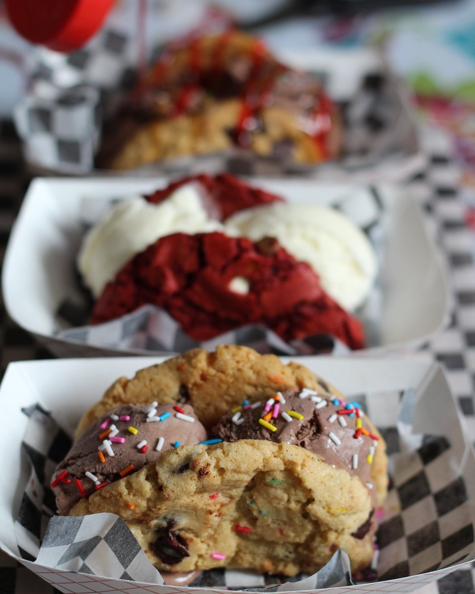 Golden_Crumb's tweet photo. Catch us at @HalalFoodFestTO next weekend! Ice cream cookie sandwiches! #hffto #hffto17 https://t.co/eSa7DrxMTe