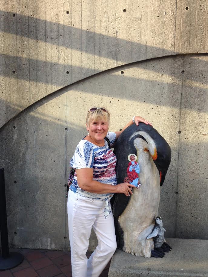 stmarkslr's tweet photo. Fran Burgess took Saint Mark with her to Boston! #flatmark made friends with some penguins while there. #saintmarkstogo #lovesaintmarks https://t.co/WpCQf9PZ5S
