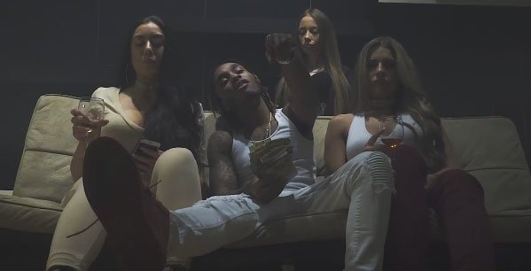 TorontoRappers's tweet photo. [NEW VIDEO] @Deeboyyjrr- Cash https://t.co/VlGT7lZz84 via @torontorappers https://t.co/88JM1lejcZ