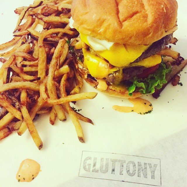 GluttonyPDX's tweet photo. Burgers & Fries tonight .
Now until we sell out
#gluttonypdx #pdxeats #pdxfoodcarts https://t.co/P9c4VUiUX1