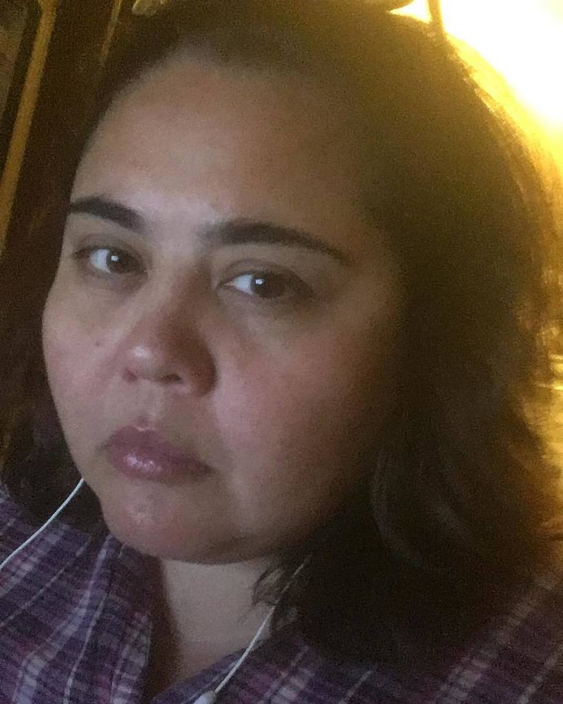 hollo's tweet photo. Sounds: a/c unit, Earth (the band), cat chasing an imagined foe #selfie #middleagedlady https://t.co/A99CPQlE5j https://t.co/kbOBIRjHy8