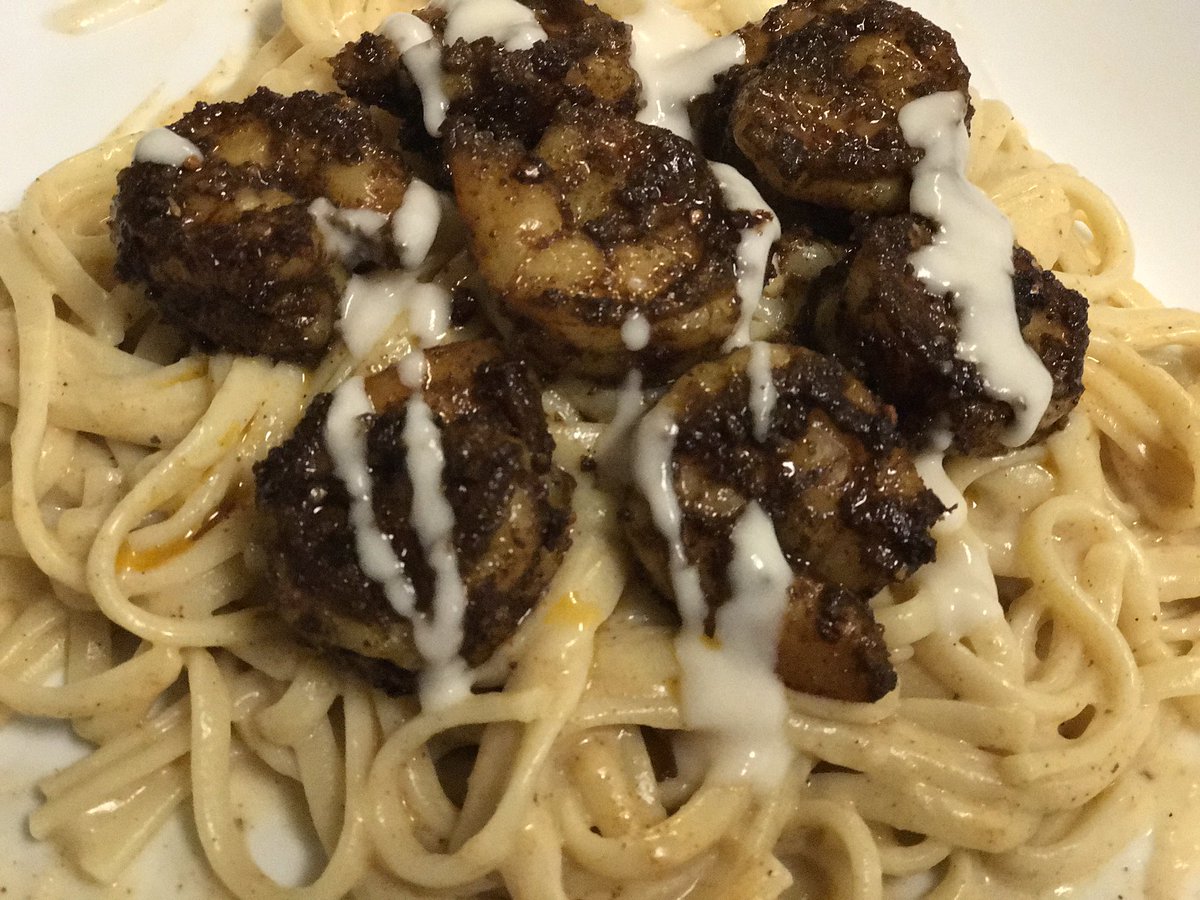 MamadubsX3's tweet photo. When you got more shrimp and the Mr. wants alfredo #whygoout #foodnetwork #momcancook #heeatsgood #homecook #foodie #shrimpalfredo https://t.co/DcbnCdIntQ