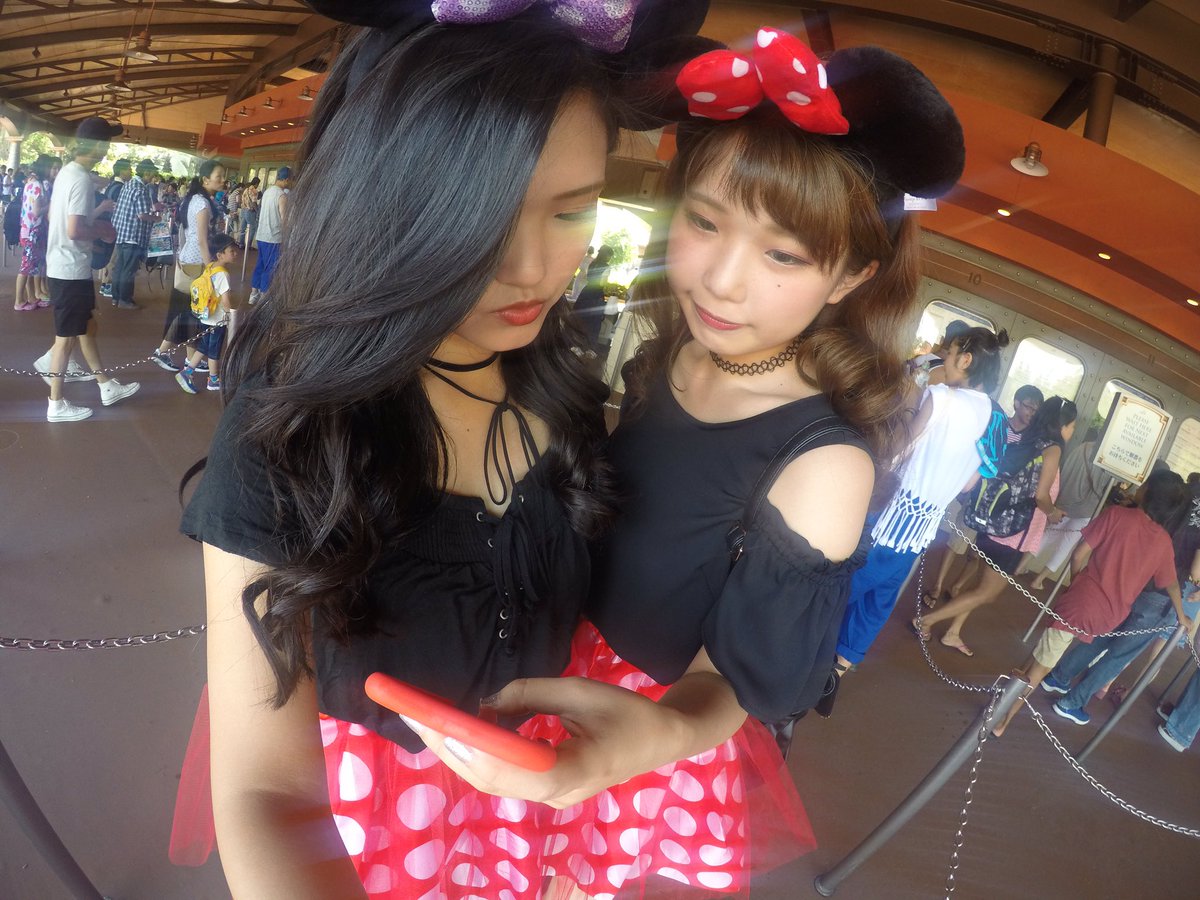 Moe20131206's tweet photo. DisneySeaなうだよ〜〜😝
ミニーちゃんコーデ❤️🖤 https://t.co/bieFZVtR3b