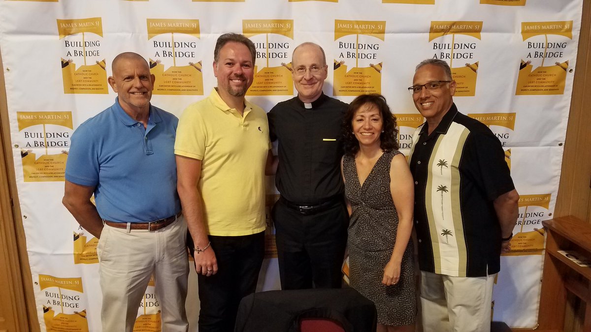Resultado de imagem para Pe. James Martin, SJ