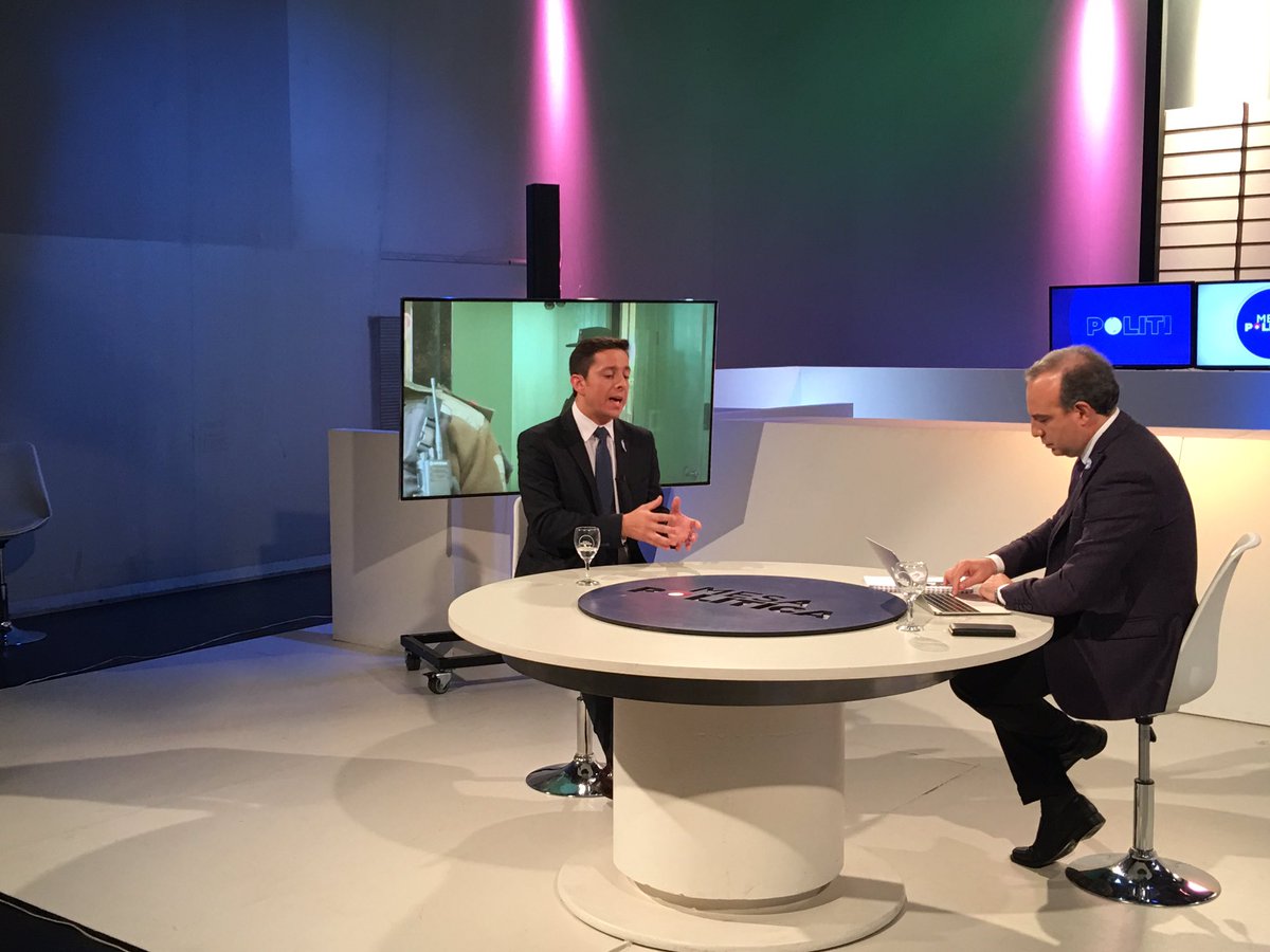 Hoy estuvo explicando el tema #FacturasTruchas el abogado <a href="/cristianscoponi/">Cristian Scoponi</a> en <a href="/mesapolitica3/">Mesa Politica</a> con <a href="/sergioroulier/">sergio roulier</a>