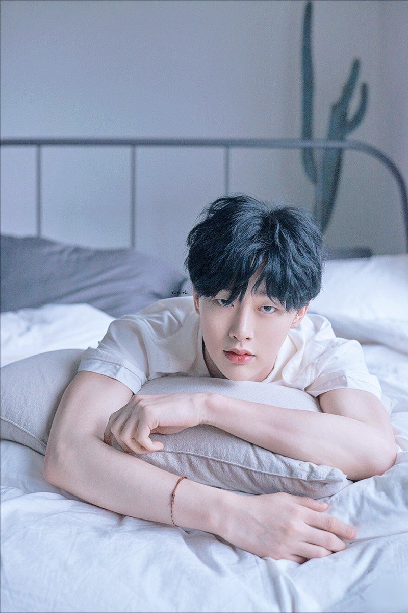 yourbananamilk_'s tweet photo. เนี่ยความมีดีกรีเป็นนายแบบอะ พอถ่ายแบบอะไรแบบนี้มันก็ดูยั่วยวนไปหมดดดดด หยั่กเปงเมียคุณควอนจังค่ะะะ https://t.co/1hzeotHoeV