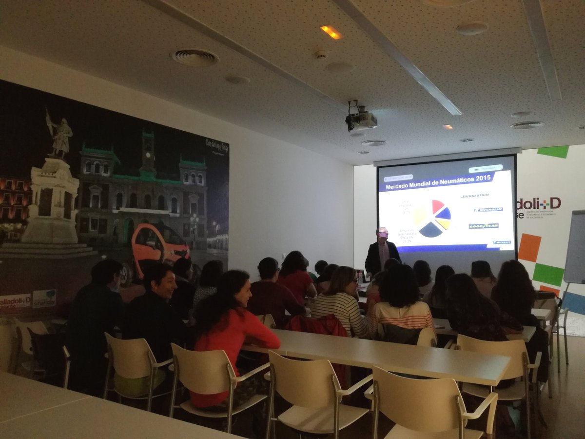 ideva_agencia's tweet photo. Hoy sesión @Lanzaderas_EES #Valladolid con Abel López de #FundaciónMichelin. Más del 65% de los participantes ya han encontrado #empleo 👌 https://t.co/IzGNRnVaTX