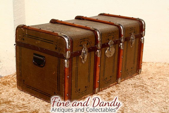 AntiquesFine's tweet photo. Today we present to you a metal and wooden bound canvas vintage trunk, £85.00 free U.K. delivery.
#trunk #vintagetrunk #vintageluggage. https://t.co/92q0h8NbDh