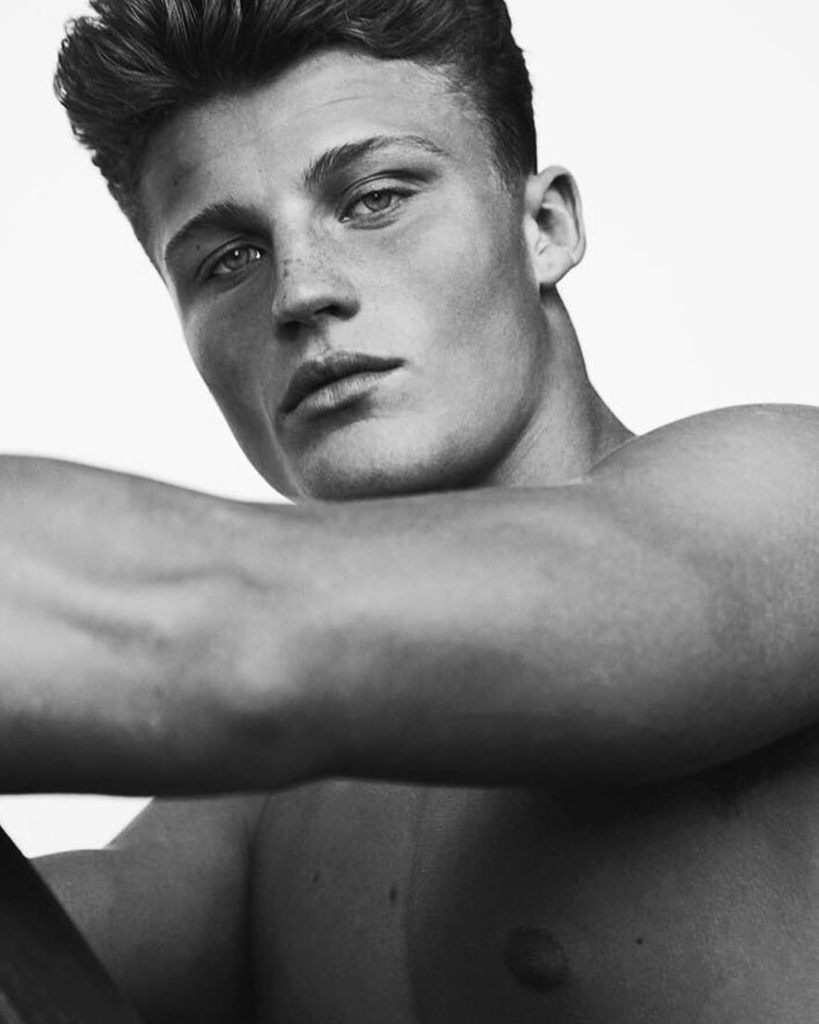 UnsignedGRP's tweet photo. Our #modelmoday is @zachhartman1 
Have you all a great week

#happymonday #unsignedgrp #zachhartman https://t.co/k6MoP7woe7 https://t.co/S60LjaBqeT
