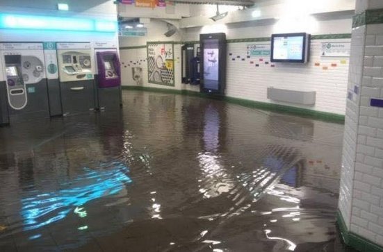 C_Panache's tweet image. Quand le pass Navigo prend tout son sens #orages #Paris