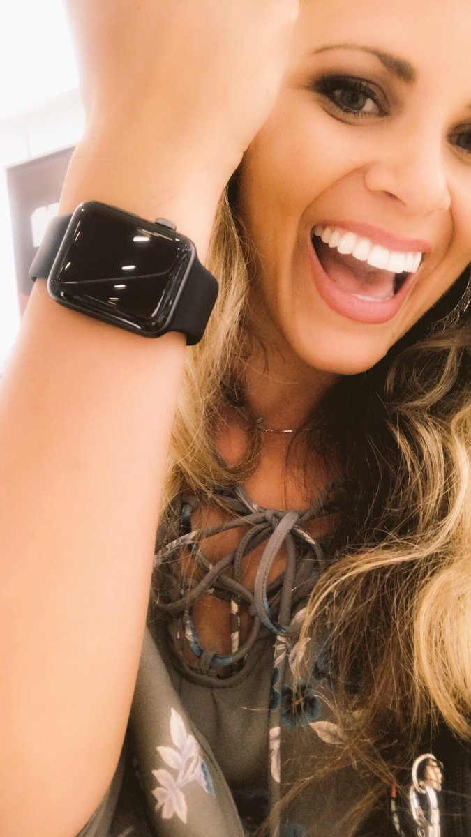 chasshepp06's tweet photo. Eeekkk what a great birthday! An Apple Watch, a bike, a fineeee paddle board, clothes and all the candy a girl could eat!! 💕💕 #SPOILED https://t.co/reL2ZXCstz