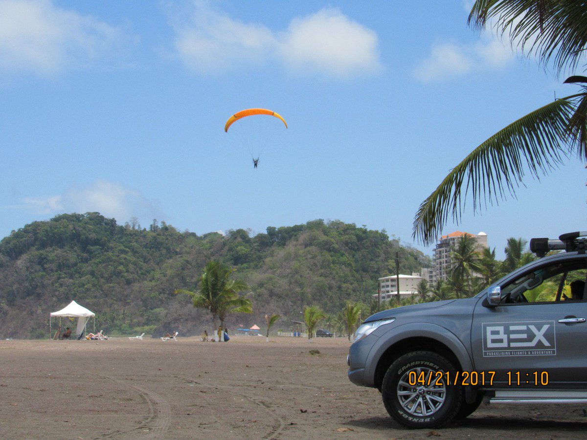 JACOPARAGLIDING's tweet photo. #jacotours #jacoadventure #costaricatours #costaricaadventure #paraglidingcostarica #jaco #paragliding #costarica #paramotorcostarica https://t.co/lY7Jf5U5Be
