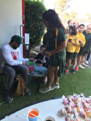 shhhhaneyD's tweet photo. 5/6P spending their hard earned class money for their end of term rewards day #highrollas #cashmoney @BlairmountPS https://t.co/kNCCZj8ap7